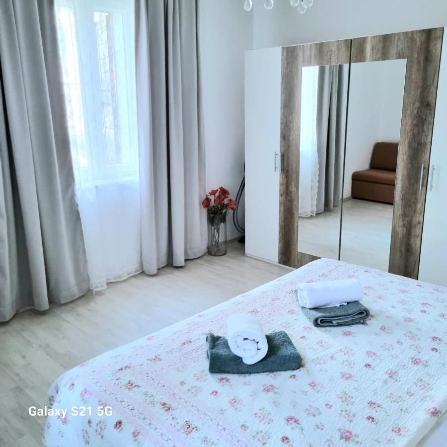 Sara Daire Podstrana Dış mekan fotoğraf